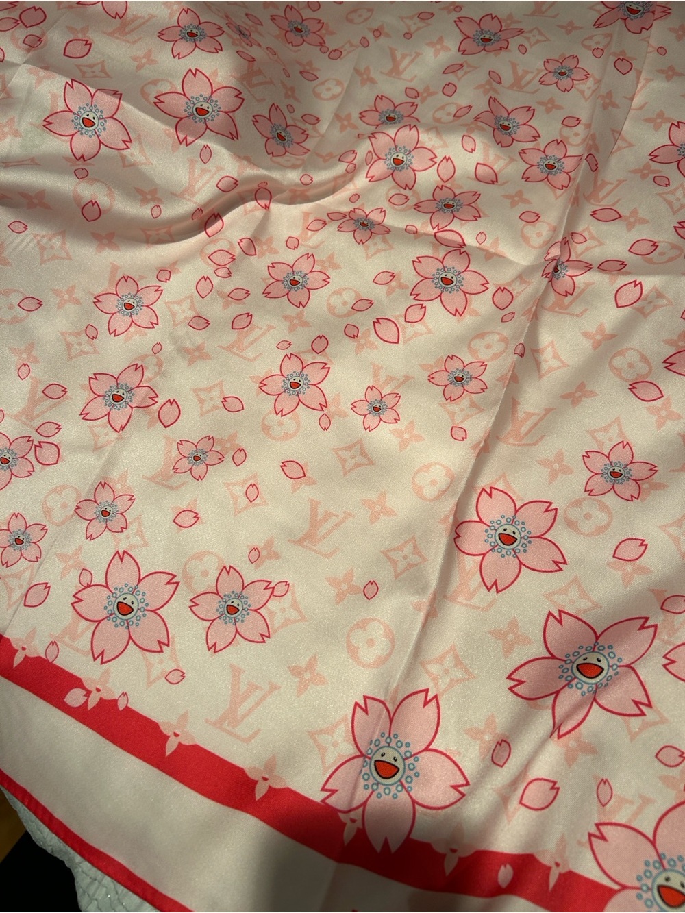 Louis Vuitton Pink and Coral Floral Silk Throw - Picture 2 of 3